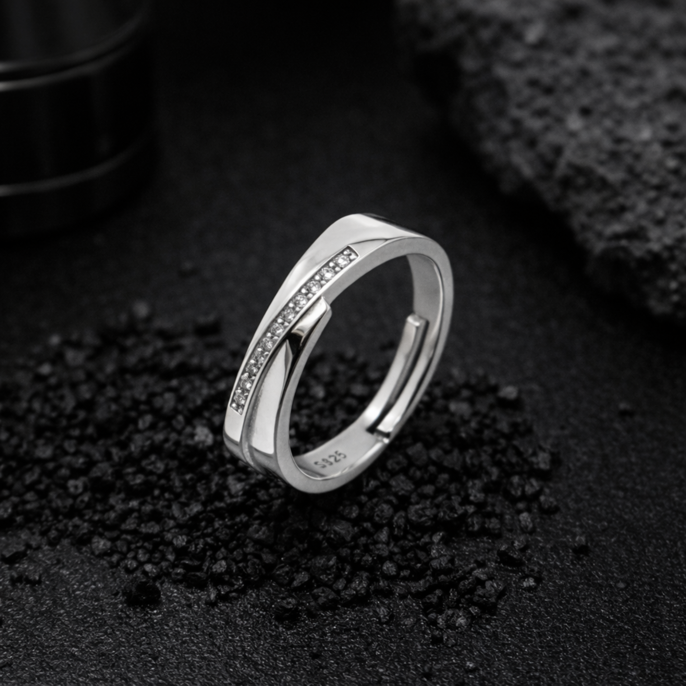 Regal Band Adjustable Men's Finger Ring
