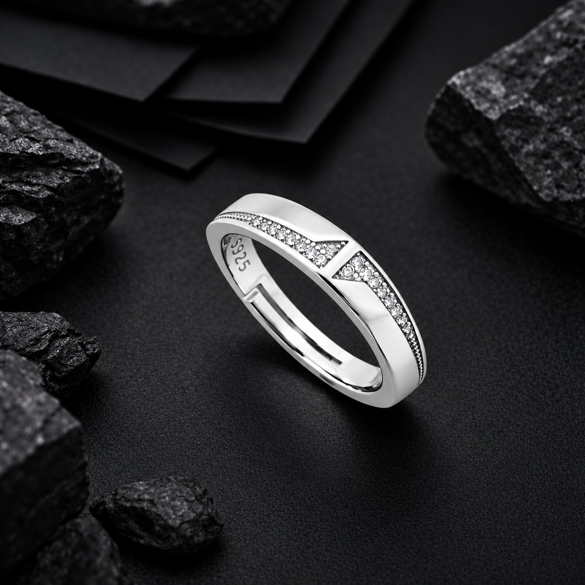Noble Shine Finger Ring for Men
